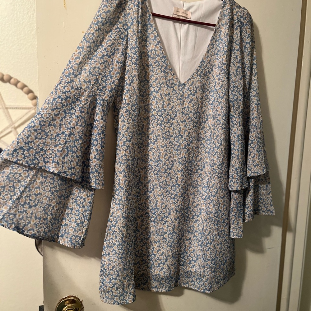 Urban Outfitters Blue and White Floral Blouse